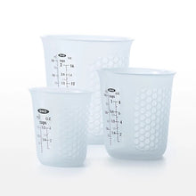 Load image into Gallery viewer, Squeeze &amp; Pour 3-Piece Silicone Measuring Cup Set